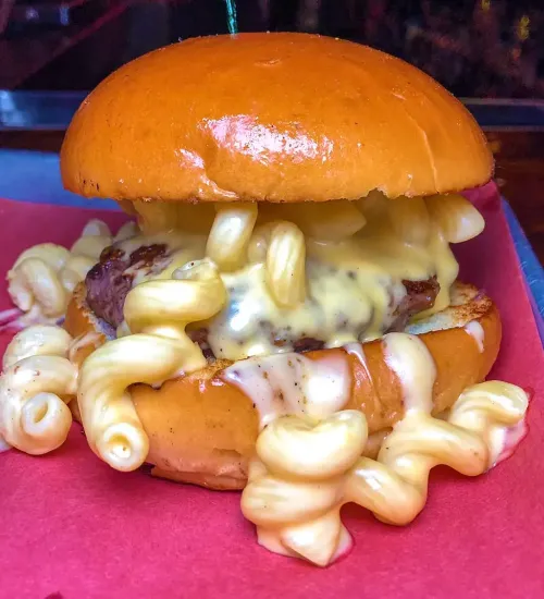 Mac & cheese burger